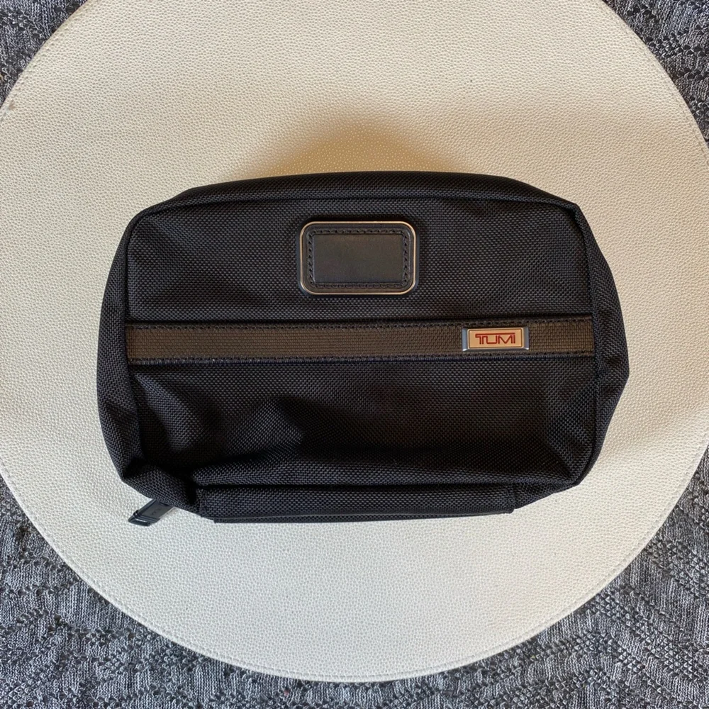 Tumi Alpha Split Travel Kit 117255-1041 Black